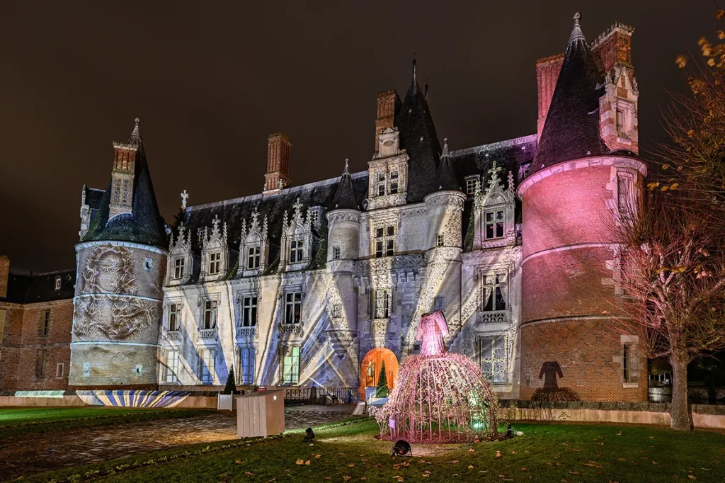 Projections lumineuses sur la façade du château de Maintenon pour l'Hiver aux Merveilles