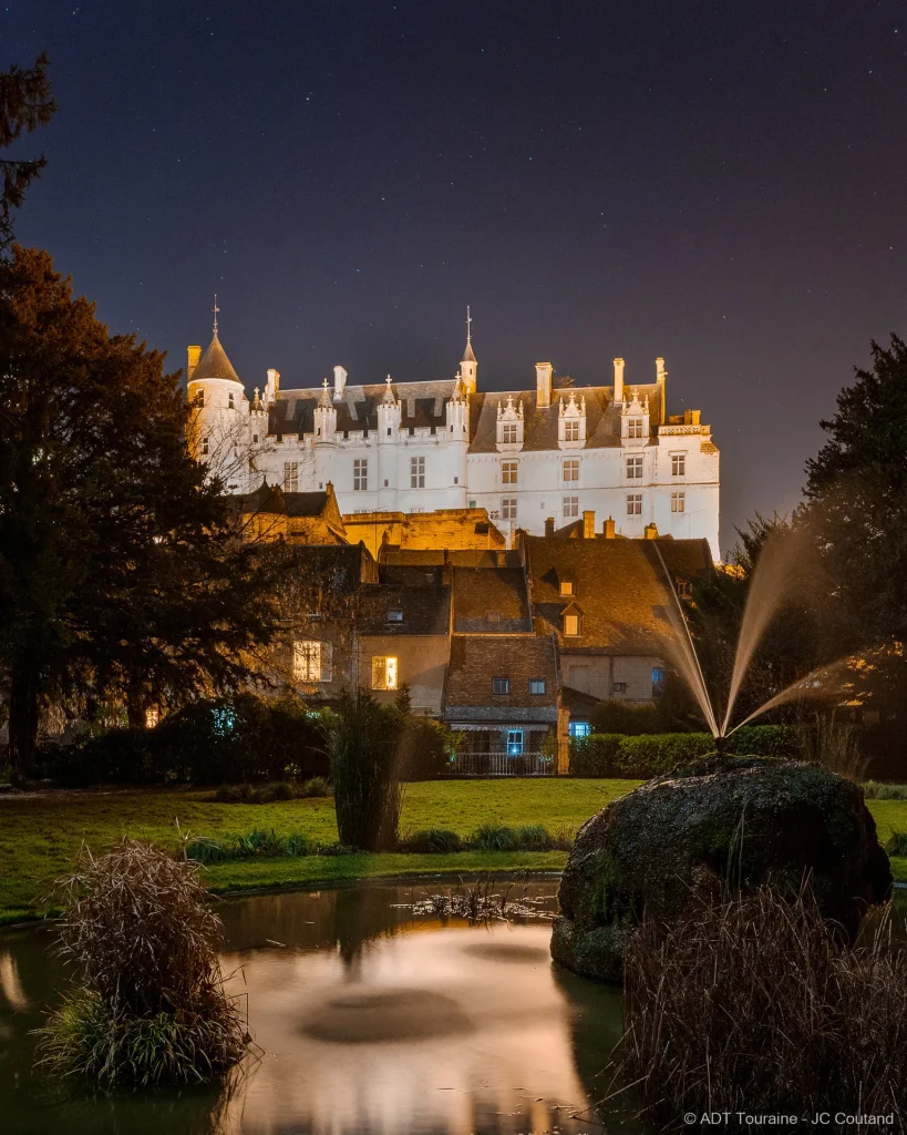 La cité royale de Loches illuminée pour Noël