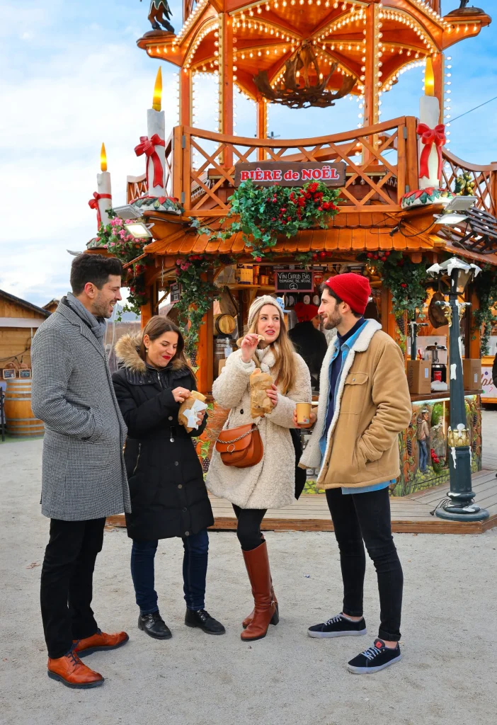 Deux couples sur le marché de Noël de Tours