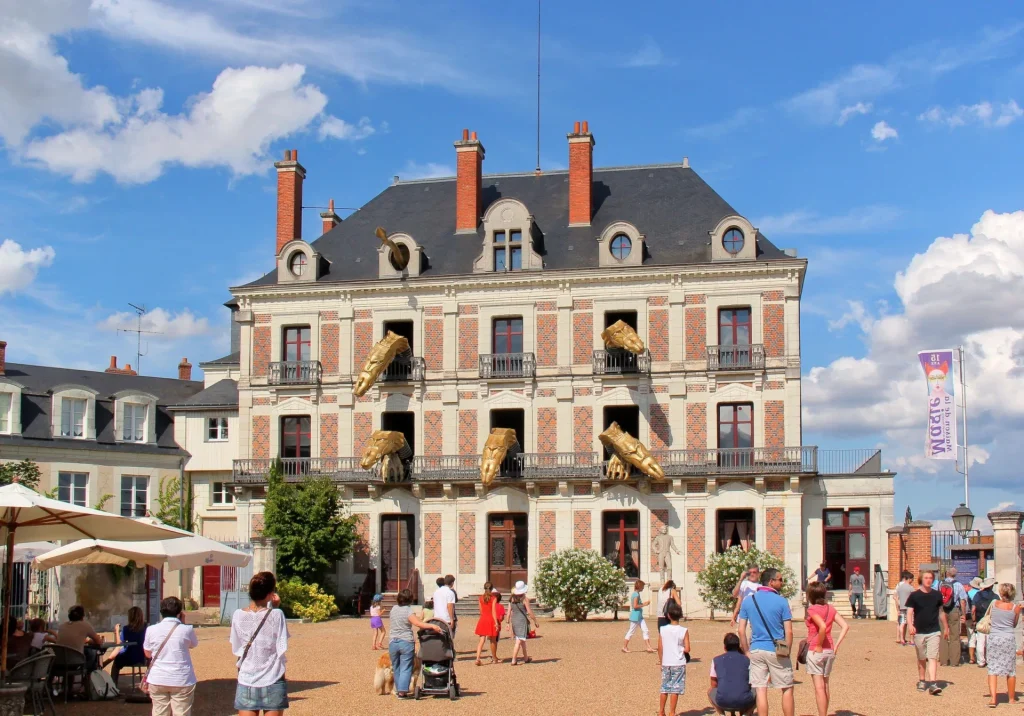 Maison de la magie, dragons aux fenêtres