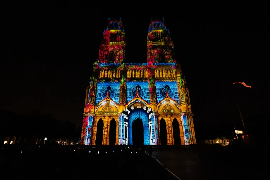 Spectacle nocturne sur la cathédrale Sainte-Croix d'Orléans à l'occasion des fêtes de Jeanne d'Arc